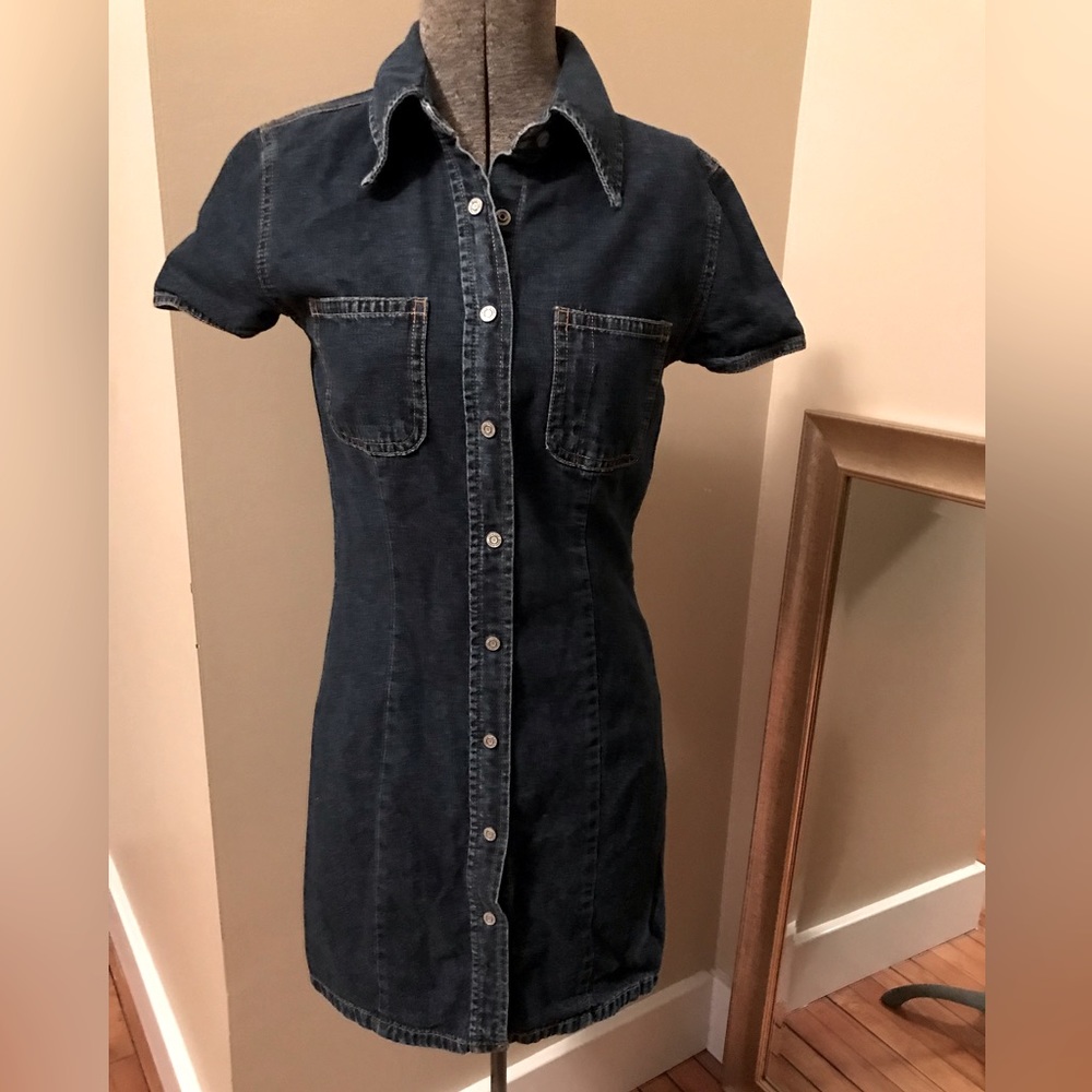 Vintage gap denim 100% cotton dress. Front snaps, no damage;excellent condition